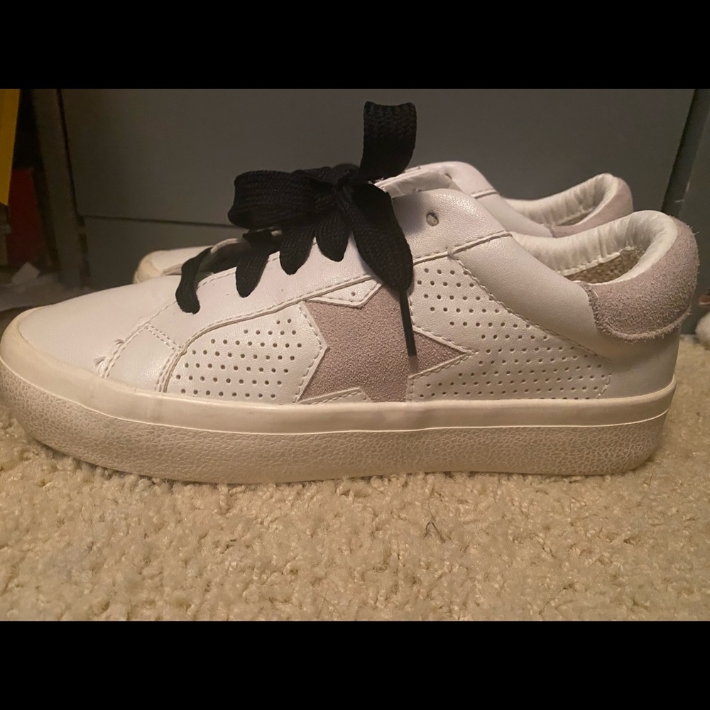 Steve Madden Women's Starling Sneaker size 7.5